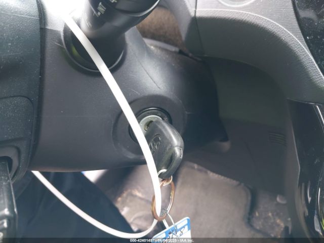 JTDKDTB3XF1584531 Toyota Prius C Two