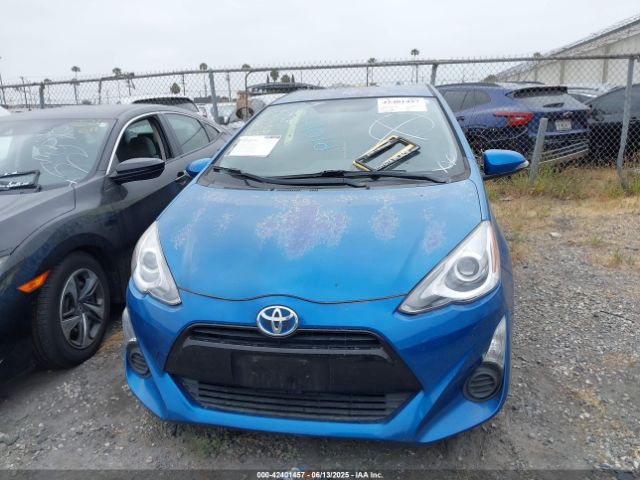 JTDKDTB3XF1584531 Toyota Prius C Two
