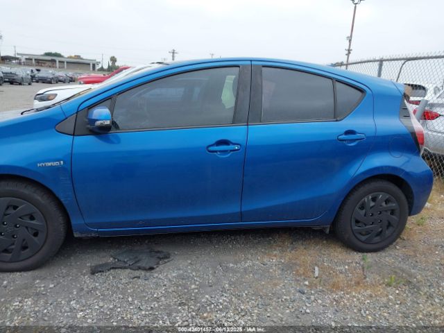 JTDKDTB3XF1584531 Toyota Prius C Two