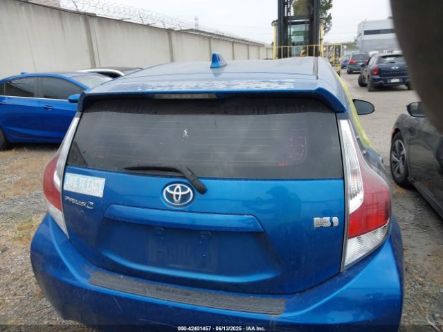 JTDKDTB3XF1584531 Toyota Prius C Two