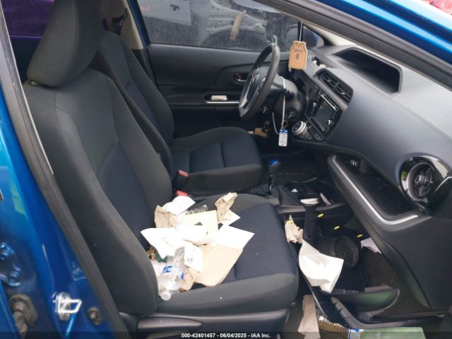 JTDKDTB3XF1584531 Toyota Prius C Two