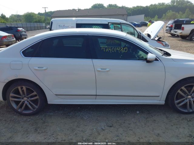 1VWAS7A32GC056334 Volkswagen Passat 1.8t R-line