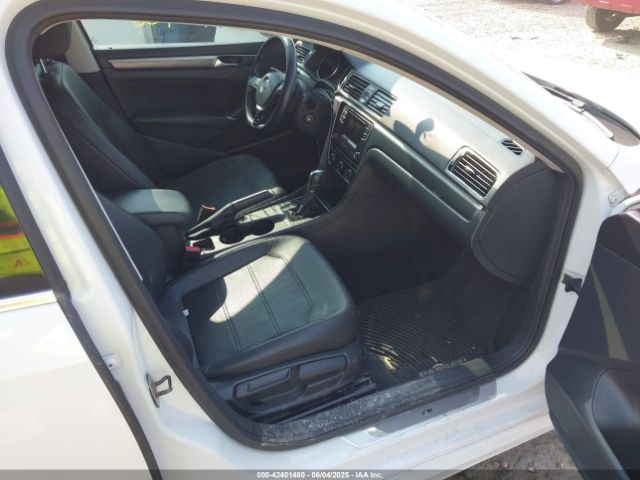 1VWAS7A32GC056334 Volkswagen Passat 1.8t R-line