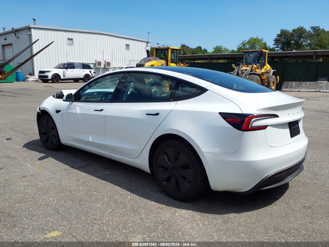 2025 TESLA MODEL 3 5YJ3E1EB7SF931422 Photo 2