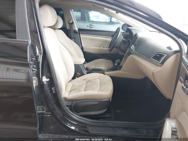 KMHD84LF9HU425962 Hyundai 2017