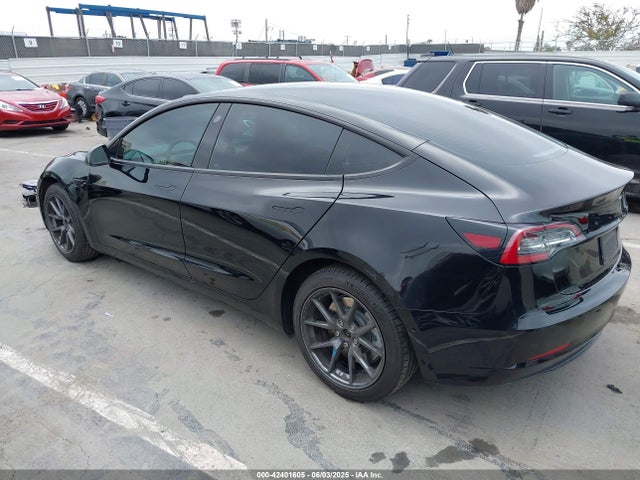 2021 TESLA MODEL 3 5YJ3E1EB6MF857929 Photo 2