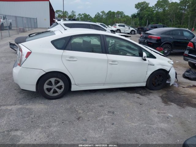 JTDKN3DU8E1777990 Toyota Prius Two
