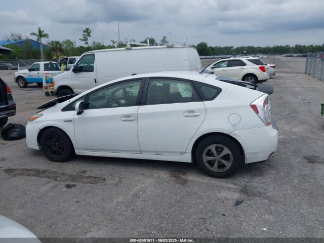 JTDKN3DU8E1777990 Toyota Prius Two