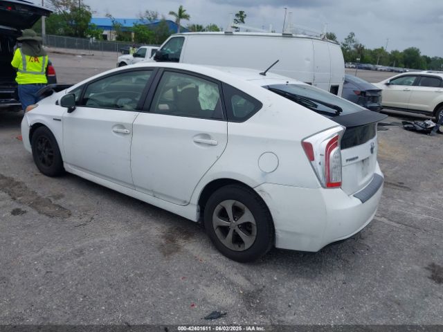 JTDKN3DU8E1777990 Toyota Prius Two