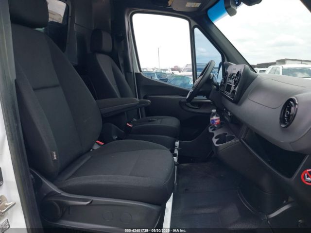W1W4DBHY3MT049116 Mercedes-Benz Sprinter 2500 Standard Roof I4 Diesel