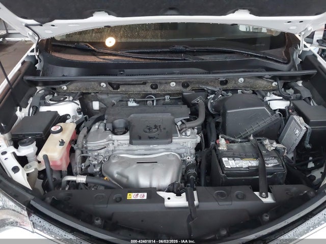 Toyota RAV4 LE 2018 JTMZFREV1JD130846 Image 10