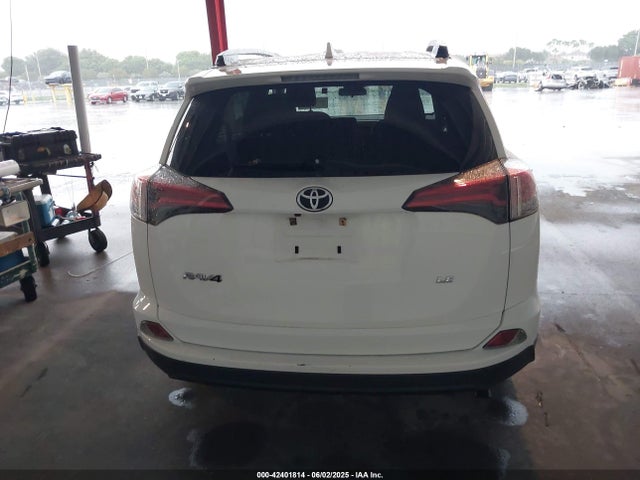 Toyota RAV4 LE 2018 JTMZFREV1JD130846 Image 15