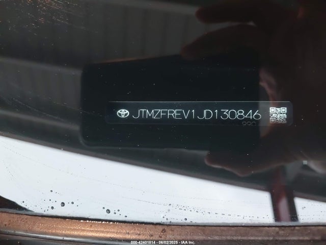 Toyota RAV4 LE 2018 JTMZFREV1JD130846 Image 9