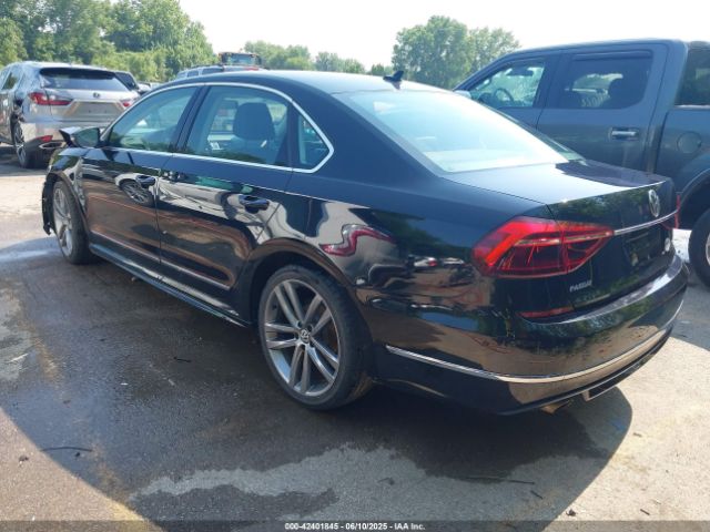 2017 VOLKSWAGEN PASSAT 1VWDT7A30HC063908 Photo 2