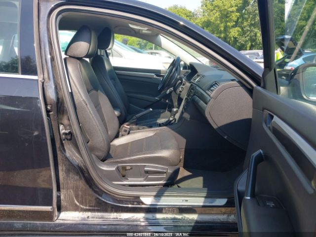 2017 VOLKSWAGEN PASSAT 1VWDT7A30HC063908 Photo 4