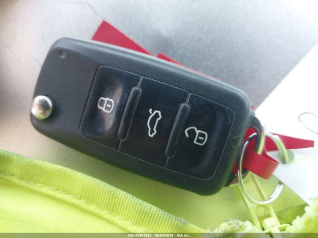 WVGAV3AX9EW625726 Volkswagen 2014