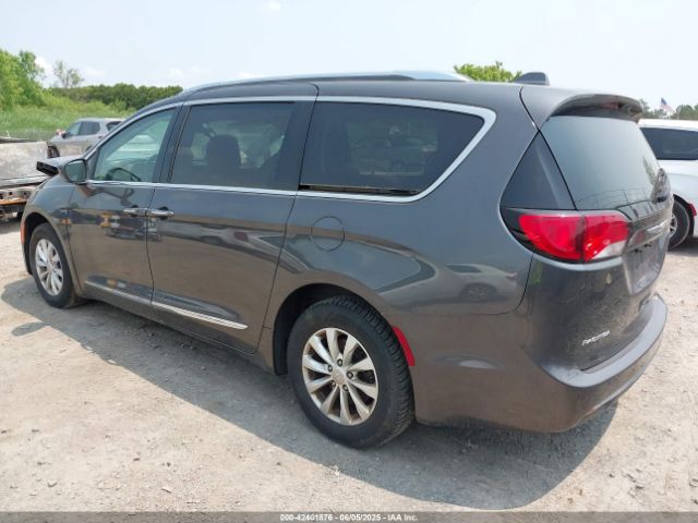 2018 CHRYSLER PACIFICA 2C4RC1BG8JR143879 Photo 2