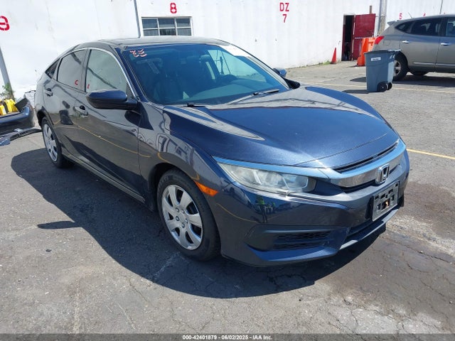 2017 2HGFC2F58HH541371 main image