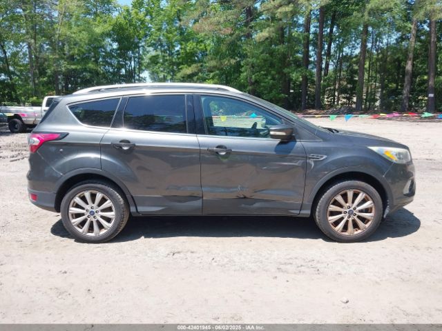 1FMCU9JD5HUD71601 Ford Escape Titanium