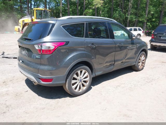 1FMCU9JD5HUD71601 Ford Escape Titanium