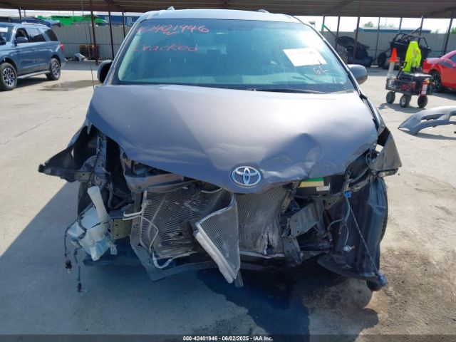 5TDYK3DCXES515112 Toyota Sienna Xle V6 8 Passenger