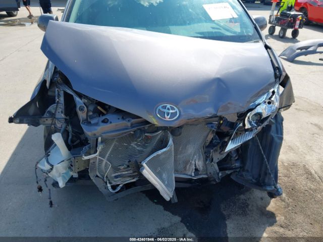 5TDYK3DCXES515112 Toyota Sienna Xle V6 8 Passenger