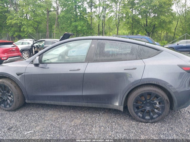 7SAYGDEE9PF872654 Tesla 2023