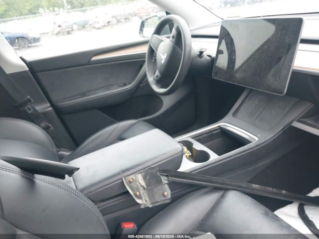 2023 TESLA MODEL Y 7SAYGDEE9PF872654 Photo 4