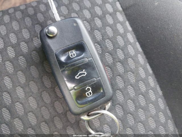 2011 VOLKSWAGEN TIGUAN WVGBV7AX5BW548053 Photo 10