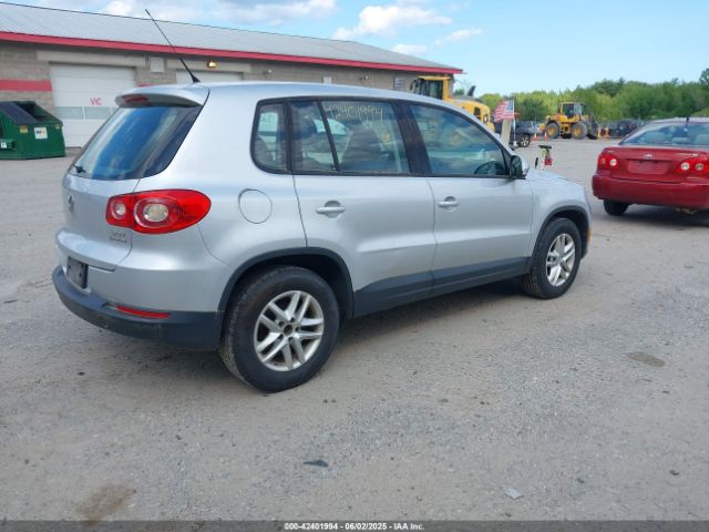 2011 VOLKSWAGEN TIGUAN WVGBV7AX5BW548053 Photo 3