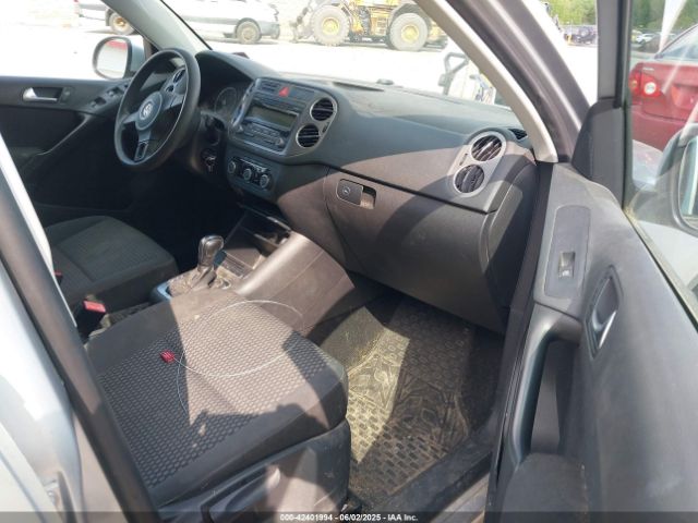 2011 VOLKSWAGEN TIGUAN WVGBV7AX5BW548053 Photo 4