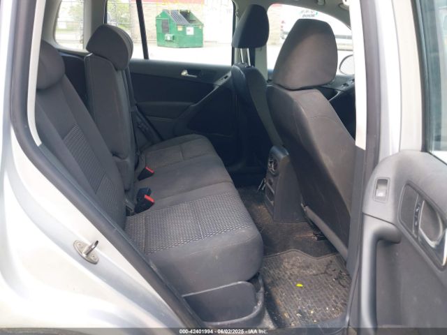 2011 VOLKSWAGEN TIGUAN WVGBV7AX5BW548053 Photo 7