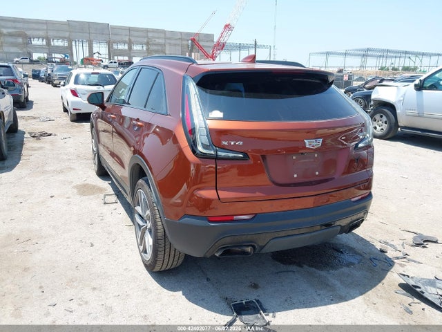 2019 CADILLAC XT4 1GYFZER4XKF103522 Photo 2