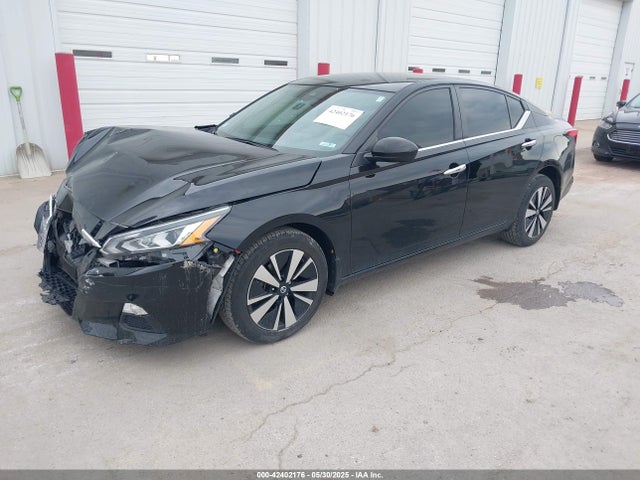 Nissan 2022 2022 1N4BL4DW1NN321387 Image 2