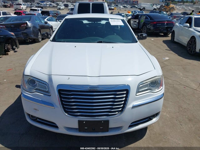 Chrysler 2014 2014 2C3CCAET8EH169767 Image 12