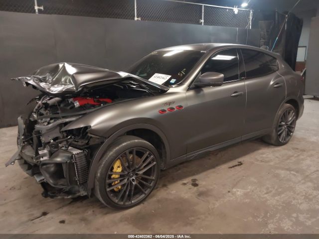 2022 MASERATI LEVANTE ZN661ZUT4NX387004 Photo 1