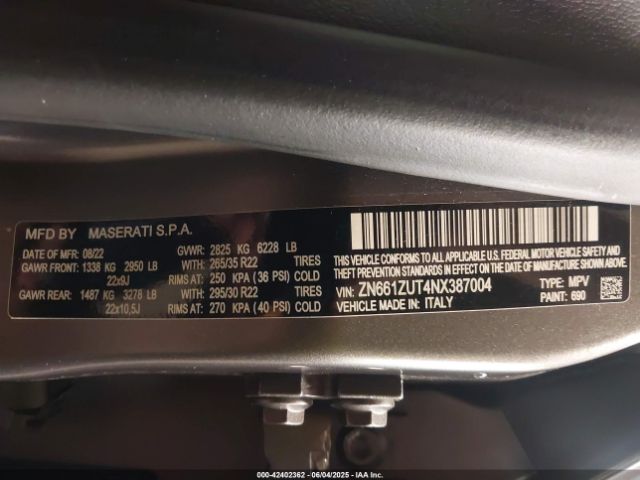 2022 MASERATI LEVANTE ZN661ZUT4NX387004 Photo 8