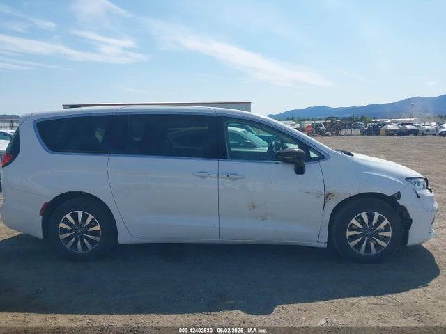 Chrysler Pacifica Hybrid Select 2024 2C4RC1S71RR174452 Image 13