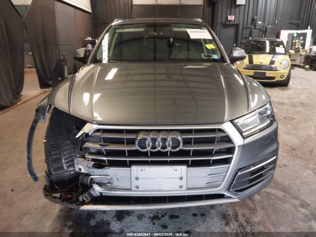WA1ANAFY5J2177717 Audi Q5 2.0t Premium/2.0t Tech Premium