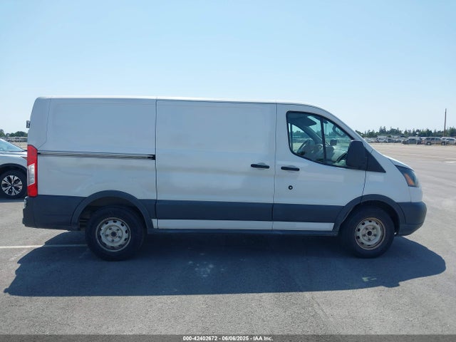 1FTYE1YM5GKB35426 Ford 2016