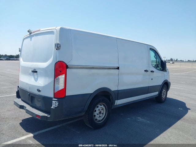 1FTYE1YM5GKB35426 Ford 2016