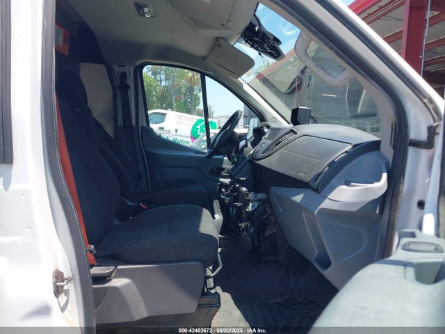 1FTYE1YM5GKB35426 Ford 2016