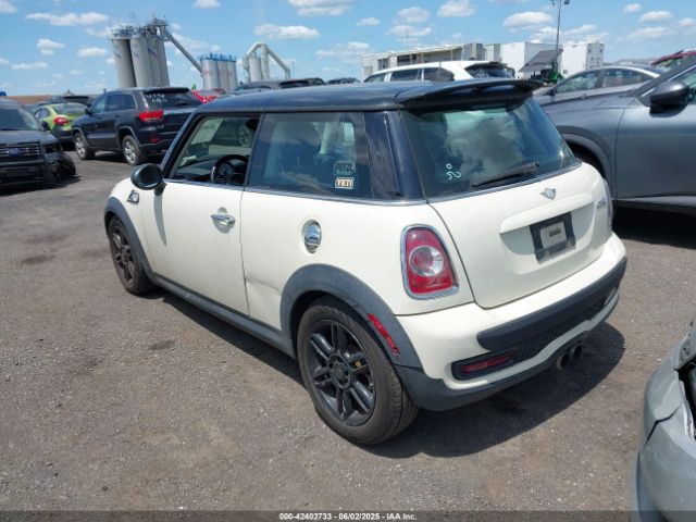 2012 MINI COOPER S WMWSV3C5XCTY17852 Photo 2
