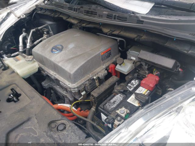 1N4AZ0CP8FC300885 Nissan Leaf