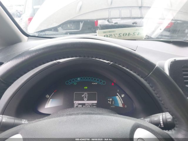 1N4AZ0CP8FC300885 Nissan Leaf