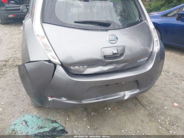 1N4AZ0CP8FC300885 Nissan Leaf
