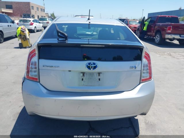 JTDKN3DU0F0415952 Toyota Prius Two