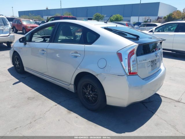 JTDKN3DU0F0415952 Toyota Prius Two
