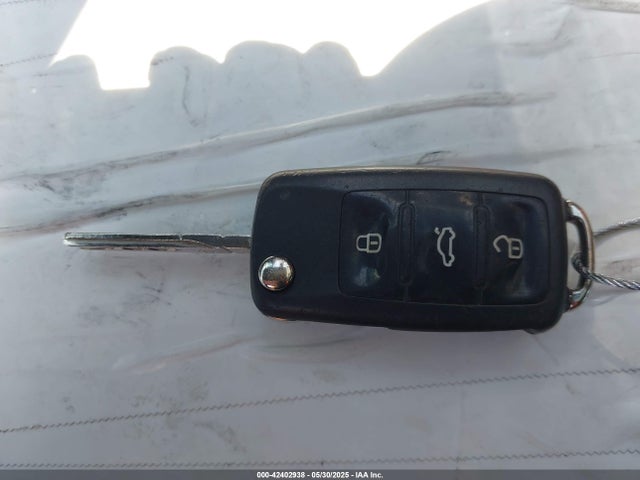 3VWD67AJ0GM267482 Volkswagen 2016