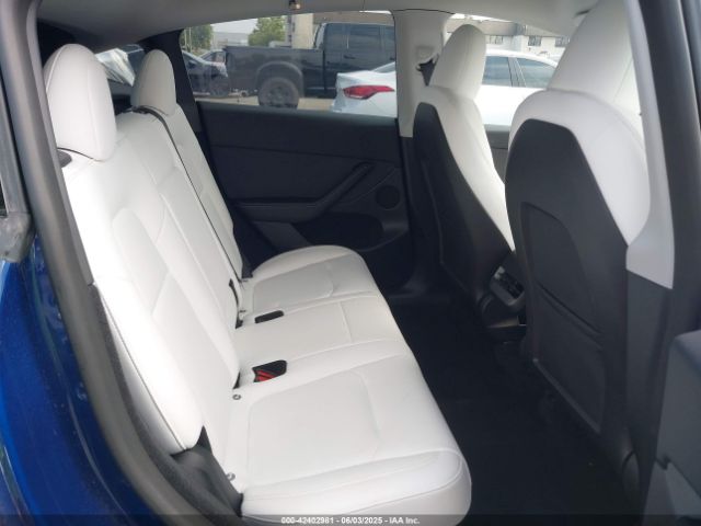 2023 TESLA MODEL Y 7SAYGDEE5PA102285 Photo 7
